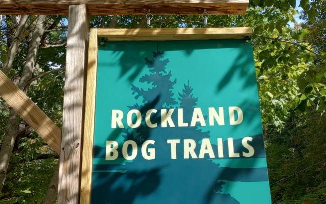 Rockland Bog Trails sign (cropped)