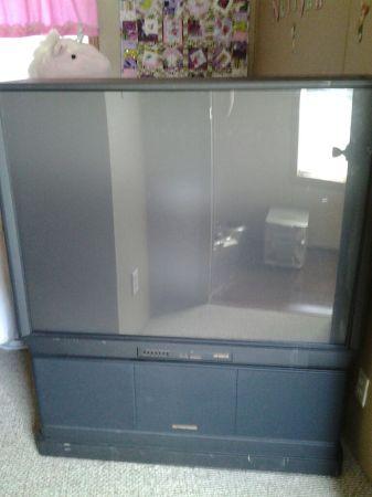 Projector TV (Oakland)