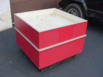 Retail product display table (Belfast)
