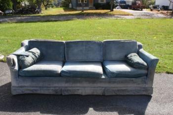 Free Sofa (Westbrook)