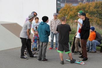 The rules of S.K.A.T.E. are explained before the games begin.