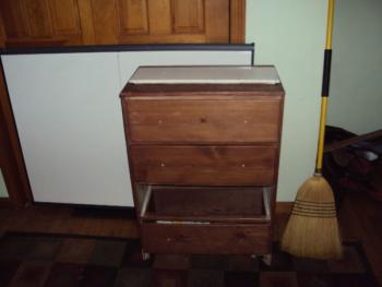 small set of drawers (Brewer)