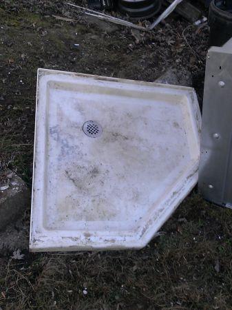 FREE corner shower base (Lewiston)