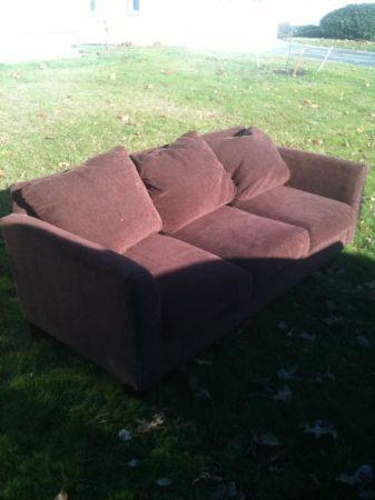 Curb alert free couch (Biddeford)