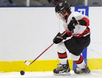 The MCSA Storm Squirts Tier 3 team hosted the Maine Gladiators from Lewiston/Auburn Sunday and the two teams skated to a 4-4 tie. (Photo by Ron Hawkes)