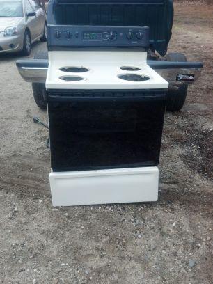 kitchen stove for scrap (Kennebunk)