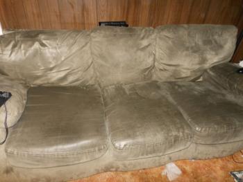 free couch (Auburn)