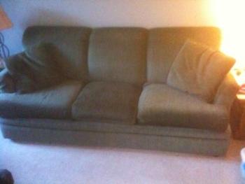 Free green sleeper sofa (Brunswick)
