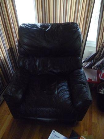 Comfy Recliner (Waterville)