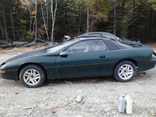 old junkyard full of scrap metal a 11 vehicles free 1st come 1st serve (Portland)