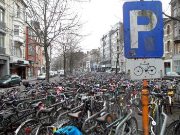 Overflow bicycle parking next to the train station in Ghent. (Photo by Ari Snider) Overflow bicycle parking next to the train station in Ghent. (Photo by Ari Snider)