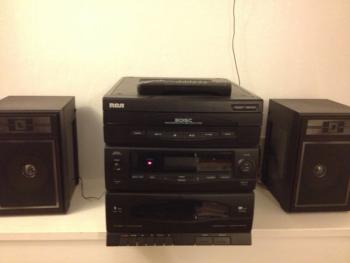 RCA Bookshelf Stereo System (Portland)
