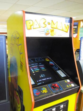 Round out your evening with a game of vintage Pac-Man. (photo: Kay Stephens) Oakland Lanes bowling, cheap dates