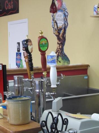 Local and Midwest brews on tap, along with wines and ciders. (Photo by Kay Stephens)