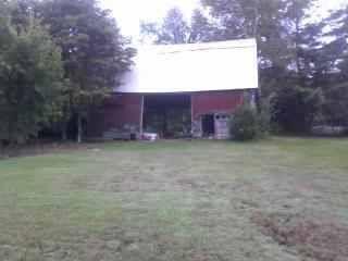 barn (Lincoln) -- free barn u tear down and haul off needs to go