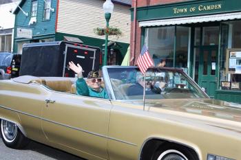 Veterans and antique cars in Camden's Memorial Day parade. (Photo by Holly S. Edwards)