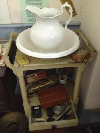 Washbasin and pitcher