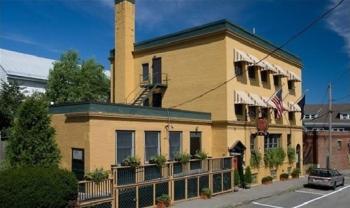 Captain Lindsey House Inn is right next to Waterworks Restaurant & Pub -- convenient! (Courtesy Captain Lindsey House Inn)