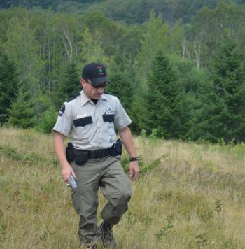 Ranger Scott Maddox, of the Maine Forest Service, is at the West Rockport fire. (Photo by Lynda Clancy)