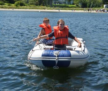 Corey and Beau, from Louisiana, were at Lincolnville Beach and kind enough to offer launch service to the shore. (Photo by Lynda Clancy)
