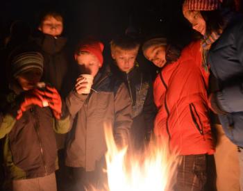 Keeping warm with cocoa and a hot fire. (Photo by Lynda Clancy)