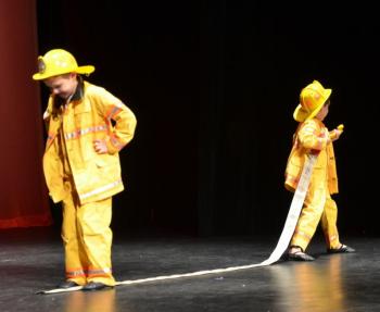 Studio Red, with dancers Lyla Brooks, Preston Henderson, August Knause and Mariah Watkinson, performing “Station.” (Photo by Lynda Clancy)