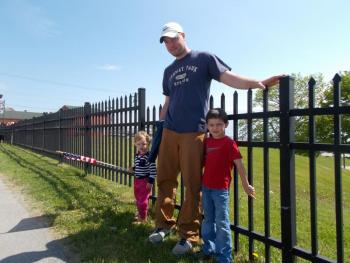 Gabriella, Brend and Grady Curtis. (Photo by Alyssa McCluskey)