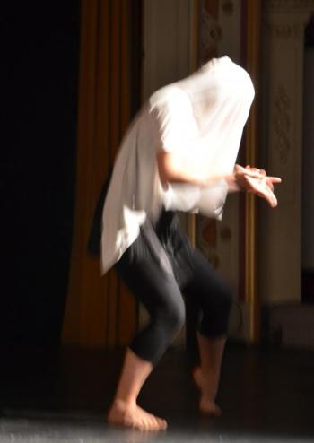 Shana Bloomstein performs a modern dance to “Are My Hands Clean?” (Photo by Lynda Clancy)