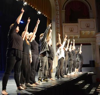 Kinetic Energy Alive dancers perform a fusion number to “Keep the Faith.” (Photo by Lynda Clancy)