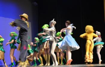 The Atlantic Ballet Company performs jazz ballet to “Welcome to the Emerald City.”