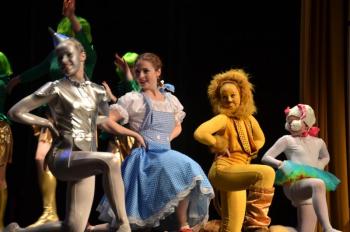The Atlantic Ballet Company performs jazz ballet to “Welcome to the Emerald City.”