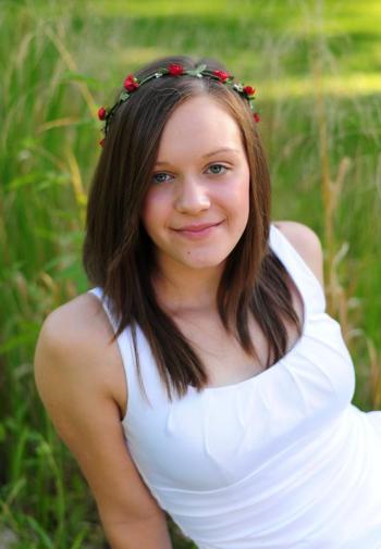 Kortlyn Gilley Cenral received a scholarship from Maine Savings Bank.