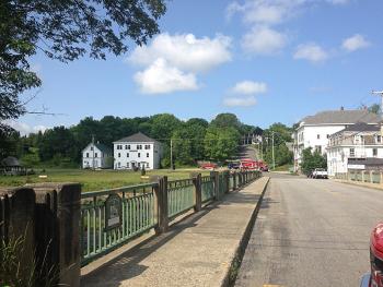 ...to the north side of the bridge. (Photo by Lynda Clancy)