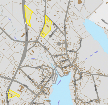 Maine Media Workshops + College received the properties at 49 Camden St., 71 Camden St., 52 Grove St., 242 Commercial St., and the vacant land adjacent to the college connecting it to Route 1. (All parcels in yellow.) (Map courtesy town of Rockport)