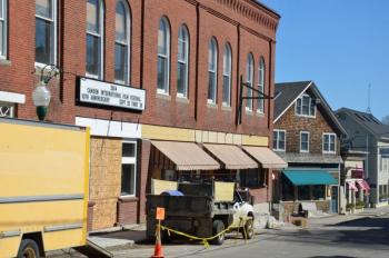 16 Bay View Street, getting an overhaul. (Photo by Lynda Clancy)