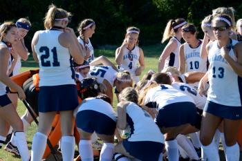 Oceanside players are ready for the game. (Photo by Ron Hawkes)