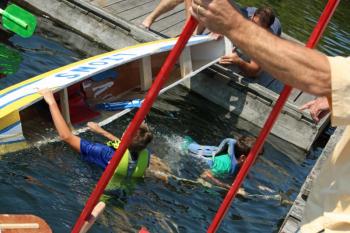 Team Spaceman and their Belfast Lion boat were first to sink – before the race began. (Photo by Holly S. Edwards)