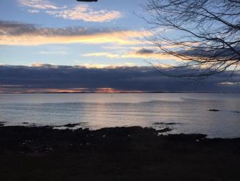 A friend, whose kitchen window looks out over the ocean, has been sending me the sunrise every morning. Here’s Monday, February 6, 2017.
Photo by Barb Yatsevitch sunrise