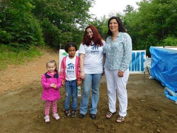 Left to right: daughters Daisy and Delilah, Brandi Brown, and Meg Klingehofer. (Photo by Erica Thoms)
