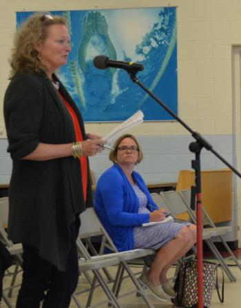 Robin MacIntosh addresses the SAD 28 School Board. (Photo by Lynda Clancy)