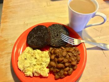 Another sweet and savory breakfast: Scrambled eggs, baked beans and brown bread, toasted, with butter. SUZI THAYER/Boothbay Register