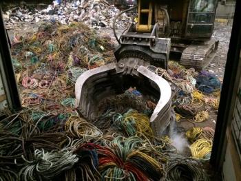 (Unloading on the PERC tipping floor. Photo courtesy Eva Murray)