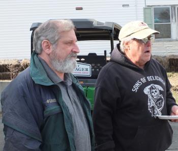 Jeff Northgraves and Bruce Woollett talk shop.