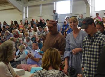 Registering to vote. June 11, Camden-Rockport Middle School gym. (Photo by Lynda Clancy)