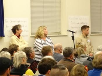 Members of the audience ask the candidates questions. (photo by Erica Thoms)