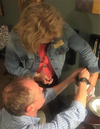 Kipp Wright and Kathy Frizzell try to unravel a clue. SARAH MORLEY/Boothbay Register