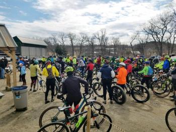 Group photo at start. (Photo courtesy Stacey Keefer)