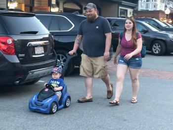 Arriving for fireworks. (Photo by Lynda Clancy)