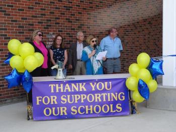 Superintendent Mary Alice McLean addresses the crowd. (photo by Erica Thoms)