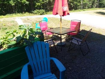 Outside seating. Photo by Kay Stephens